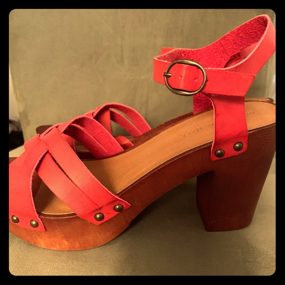 Faux wooden platforms - madden girl